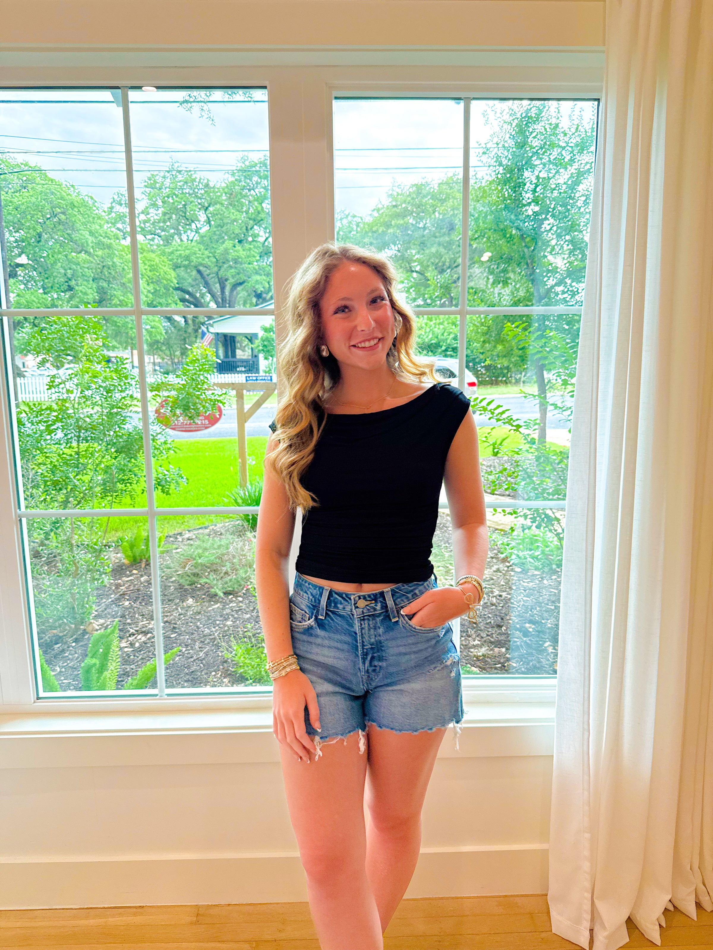 Downtown Darling Top - Black
