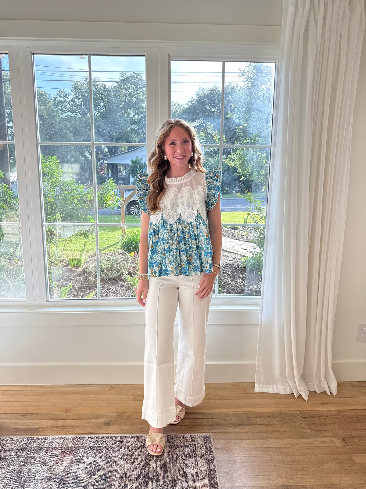 Seaside Bloom Top - White/Blue Mix